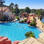 Zecamping 4 Etoiles Avec Parc Aquatique Club Enfant Dog Friendly Kamp alanı Saint-Raphaël