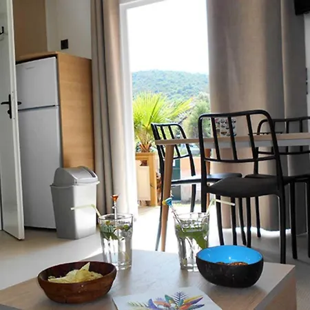 Campingplatz Zecamping 4 Etoiles 1km Espace Aquatique Mobil-home Tv 29m2