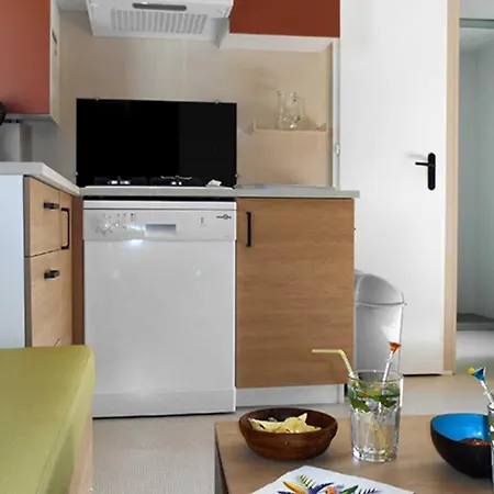 Zecamping 4 Etoiles 1km Espace Aquatique Mobil-home Tv 29m2 4*
