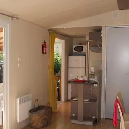 Zecamping 4 Etoiles 1km Espace Aquatique Mobil-home Tv 29m2 4* Saint-Raphaël