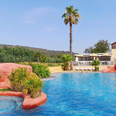 Camping Zecamping 4 Etoiles Avec Parc Aquatique Club Enfant Sauna Dog Friendly 4*