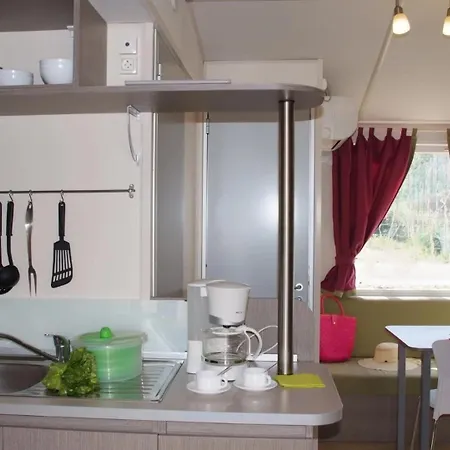 Campingplatz Zecamping 4 Etoiles 1km Espace Aquatique Mobil-home Tv 29m2 Saint-Raphaël