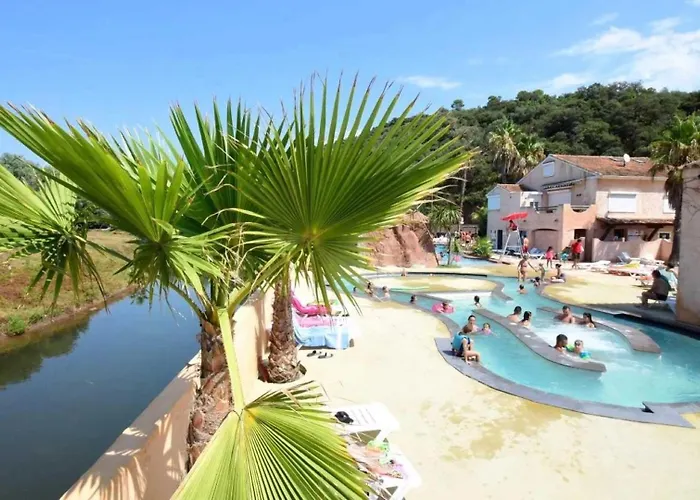 Zecamping 4 Etoiles Avec Parc Aquatique Club Enfant Sauna Dog Friendly 4* Saint-Raphaël