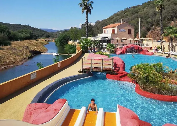 Zecamping 4 Etoiles Avec Parc Aquatique Club Enfant Sauna Dog Friendly Camping 4*