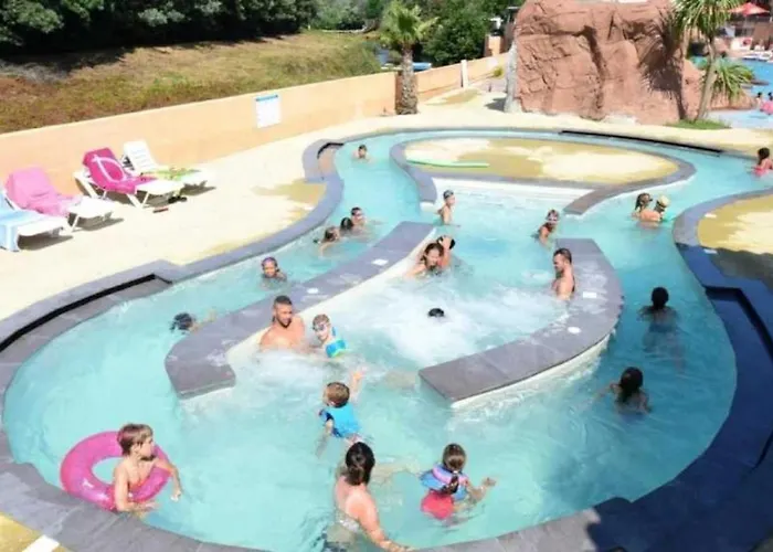 Camping Zecamping 4 Etoiles Avec Parc Aquatique Club Enfant Sauna Dog Friendly 4*