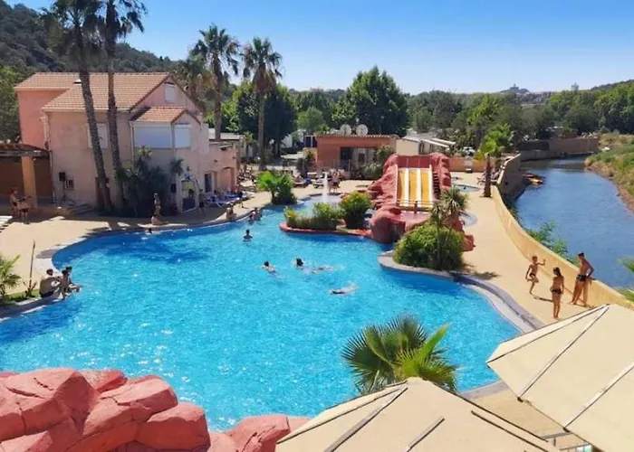 Zecamping 4 Etoiles Avec Parc Aquatique Club Enfant Sauna Dog Friendly Camping Saint-Raphaël