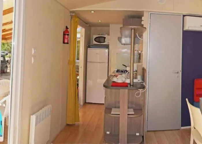 Zecamping 4 Etoiles Avec Parc Aquatique Club Enfant Sauna Dog Friendly Camping Saint-Raphaël