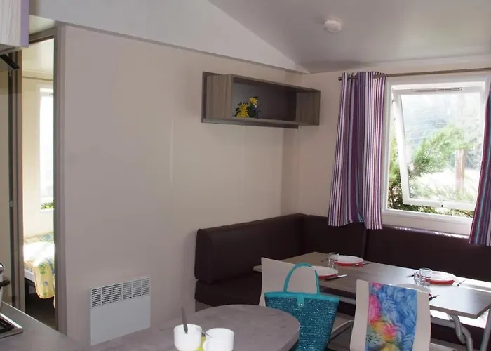 Camping Zecamping 4 Etoiles Avec Parc Aquatique Club Enfant Sauna Dog Friendly 4*