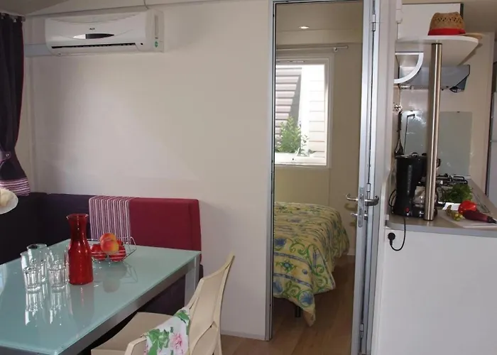 Zecamping 4 Etoiles Avec Parc Aquatique Club Enfant Sauna Dog Friendly Saint-Raphaël