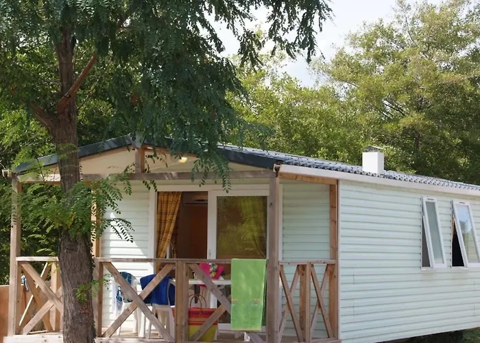 Camping Zecamping 4 Etoiles Avec Parc Aquatique Club Enfant Sauna Dog Friendly 4*