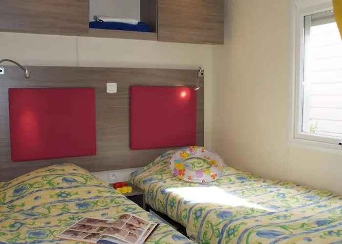 Zecamping 4 Etoiles Avec Parc Aquatique Club Enfant Sauna Dog Friendly Saint-Raphaël