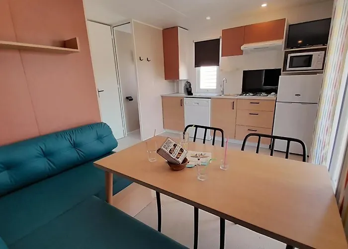 Camping Zecamping 4 Etoiles Avec Parc Aquatique Club Enfant Sauna Dog Friendly 4*